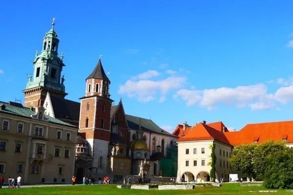 德国总统请求波兰原谅,为什么二战已经过去了这么久德国还这么自责?