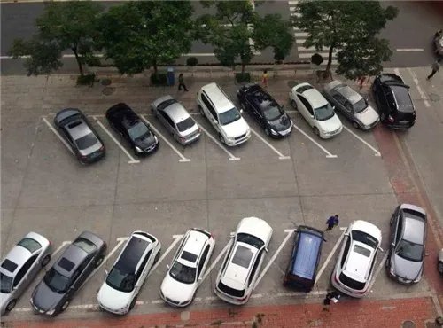 小区车位一般几个平方